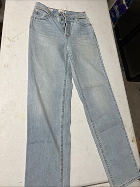 Universal Thread Light Blue High-Rise Straight Leg Jeans